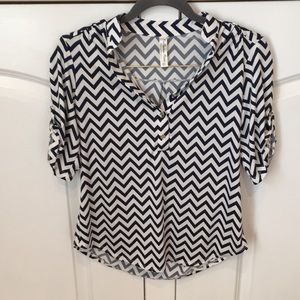 Navy blue and white 3/4 sleeve blouse